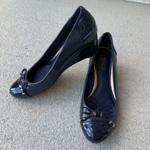 Chaps Navy and Gold Wedges